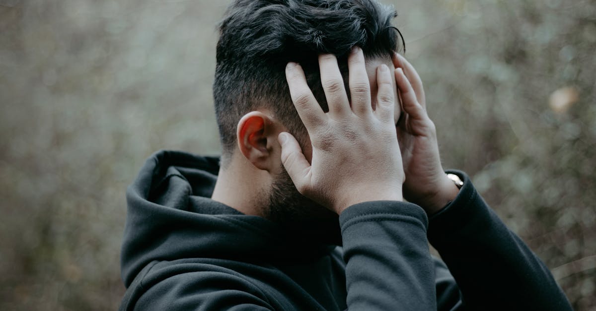 découvrez ce qu'est le névrosisme, un trait de personnalité lié à la sensibilité émotionnelle, l'anxiété et la tendance au stress, et comment il influence le comportement humain.